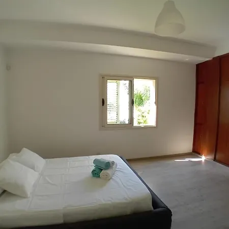 Apartment Door 3bdr Flat Centre