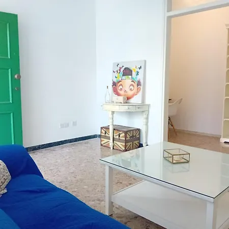 Door 3bdr Flat Centre Apartment
