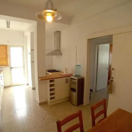 Apartment Door 3bdr Flat Centre