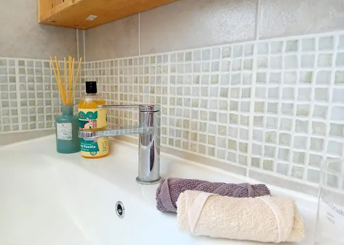 Door 3bdr Flat Centre 尼科西亚