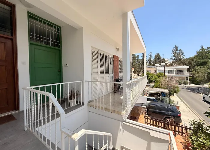 Апартаменты Door 3bdr Flat Centre