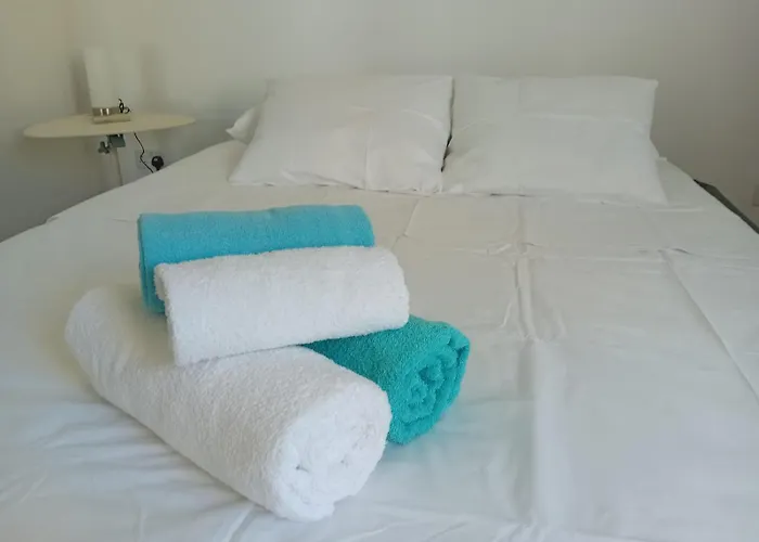 Door 3bdr Flat Centre 公寓 *