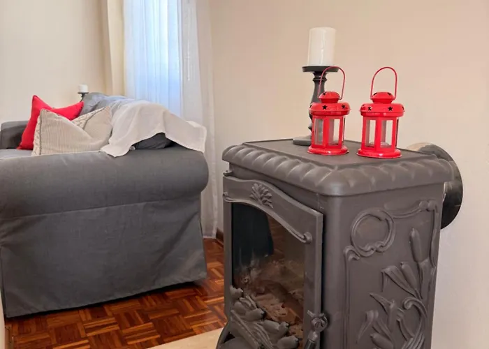 Door 3bdr Flat Centre 公寓